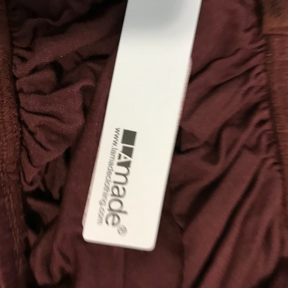 LAmade Sleeveless Blouson Top RumRaisin Red - Picture 3 of 4